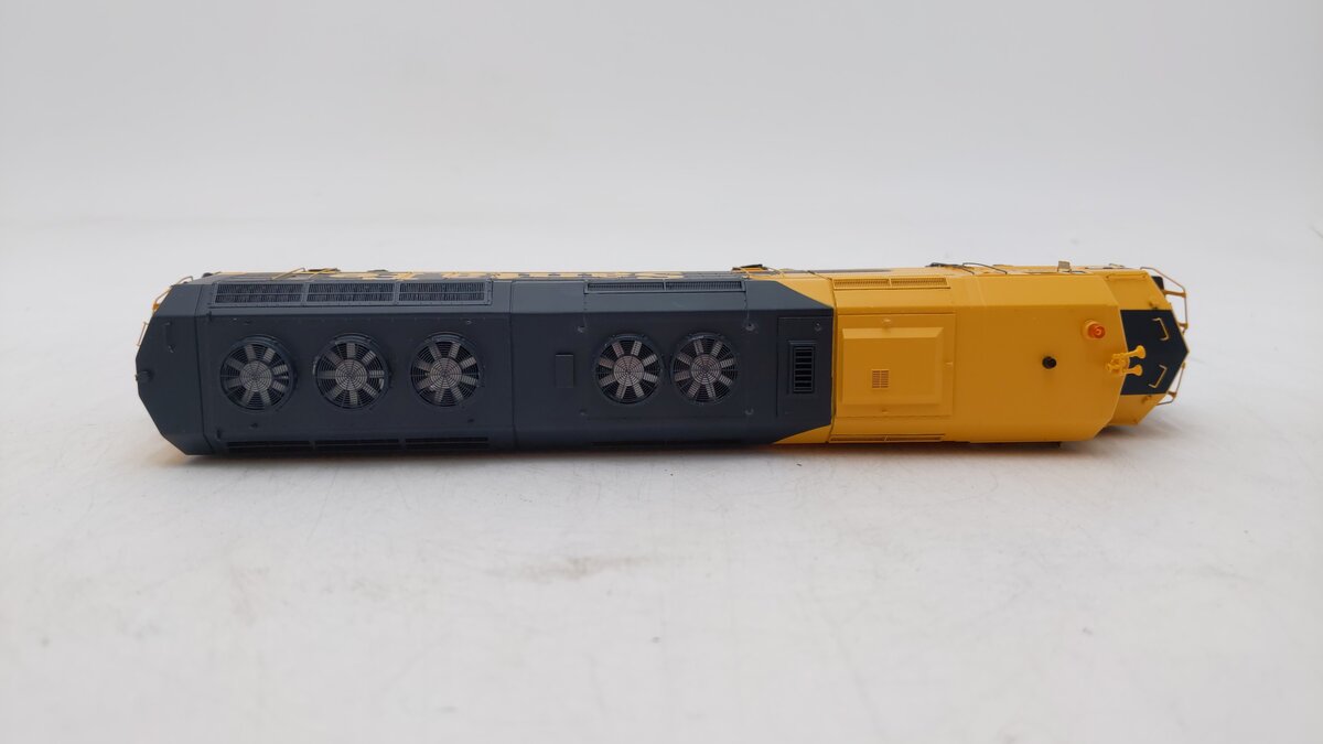 Athearn G67534 HO Santa Fe F45 Diesel Locomotive #5935