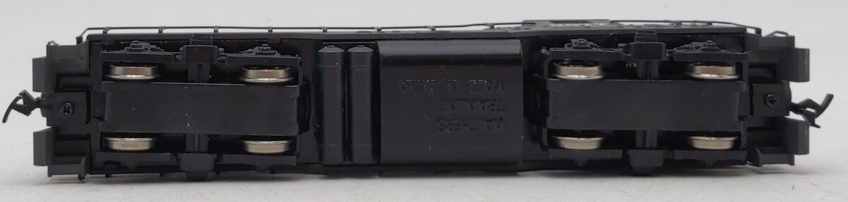 Walthers 931-107 HO Scale Southern Pacific EMD GP9M Diesel Locomotive #3877 EX