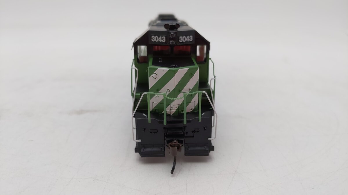 Athearn 89715 HO Scale Burlington Northern GP40-2 Diesel Locomotive #3043 LN/Box