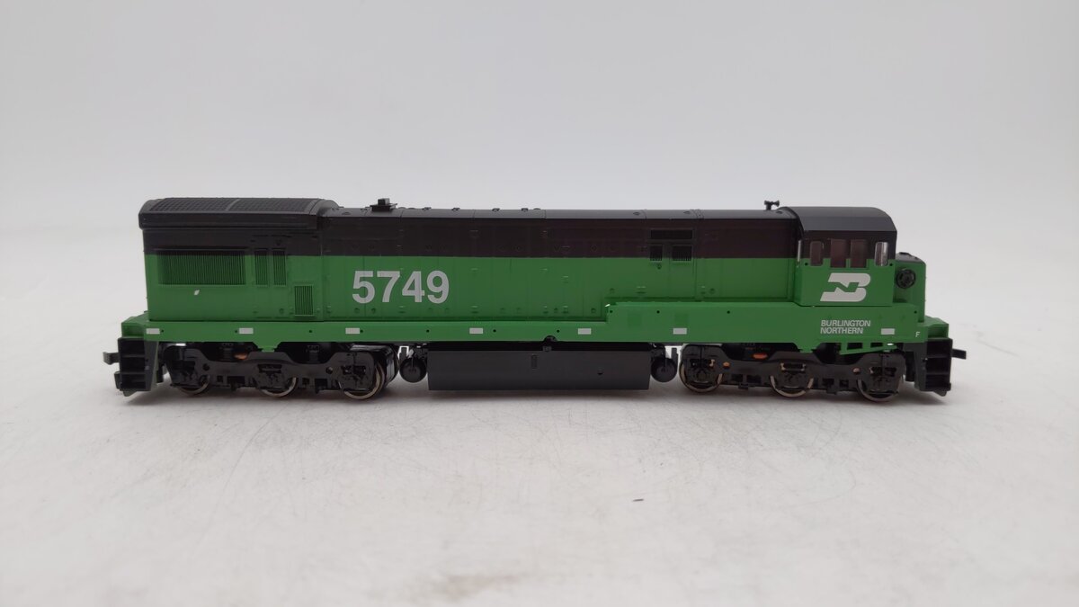 Atlas 8505 HO Burlington Northern U33C Diesel Locomotive #5749 EX/Box
