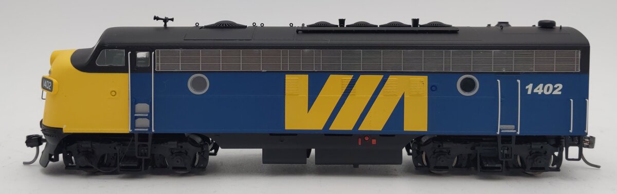 InterMountain 49909S HO VIA Rail Canada EMD FP7 Diesel Loco w/ Sound & DCC #1402