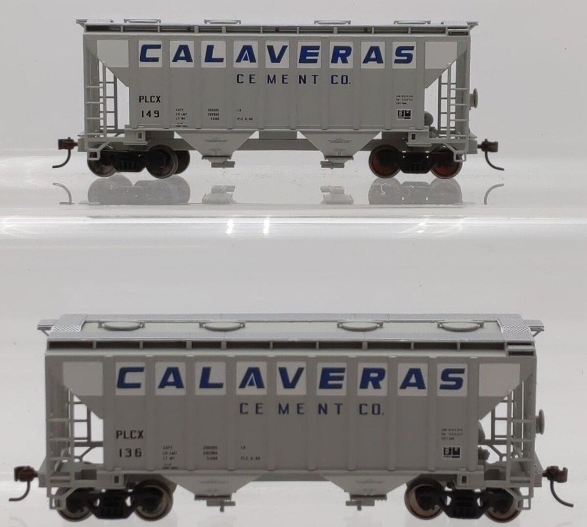 Walthers 932-25388 HO Calaveras Cement Hopper 2-Pack
