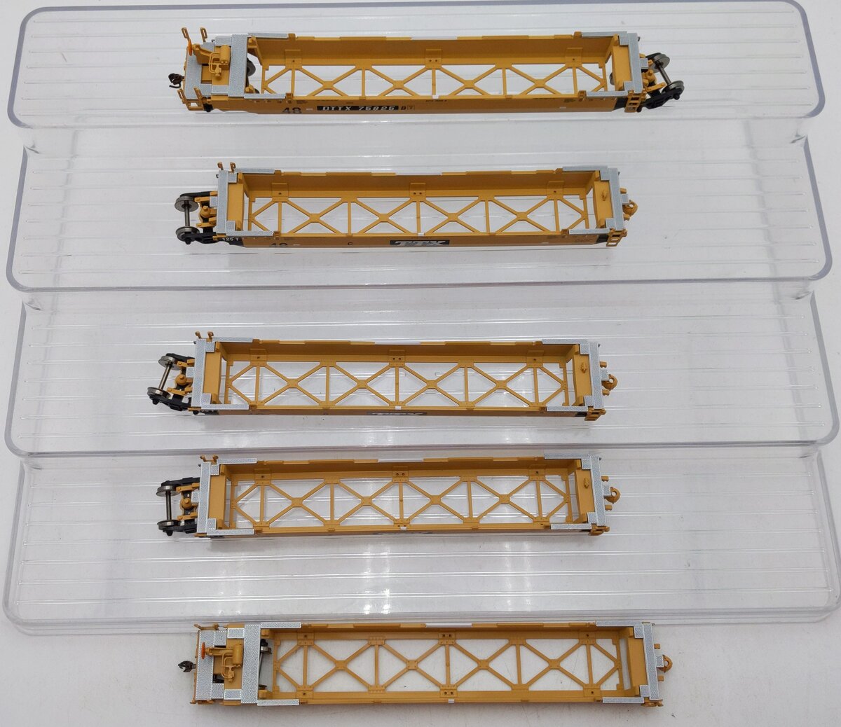 Athearn 92950 HO TTX  RTR Maxi III Well Car #75825 (5)