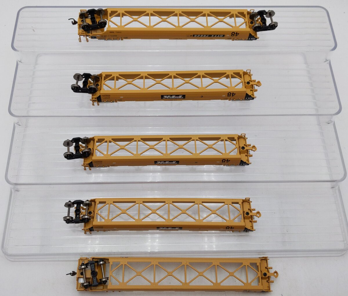 Athearn 92950 HO TTX  RTR Maxi III Well Car #75825 (5)