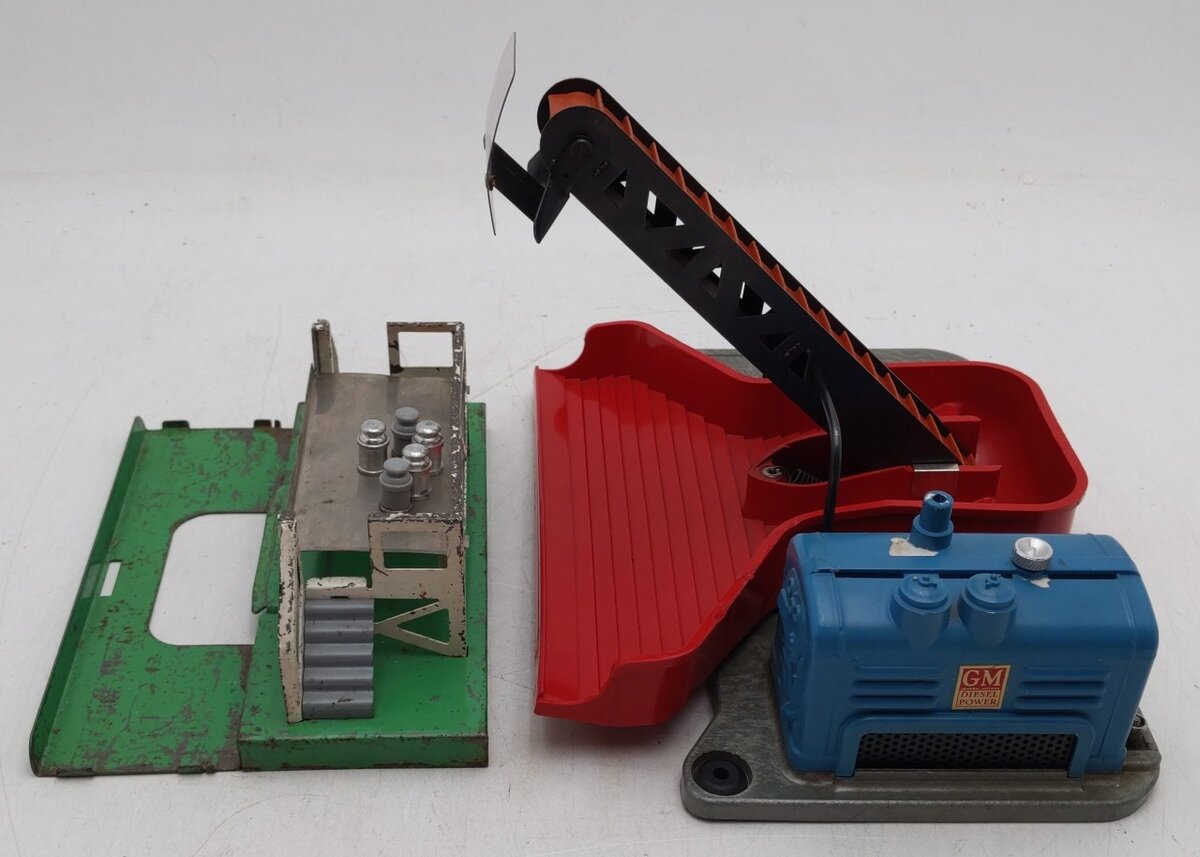 Lionel Vintage O Operating Coal Loader & Milk Car Platform: #397 & 3462 [2] VG