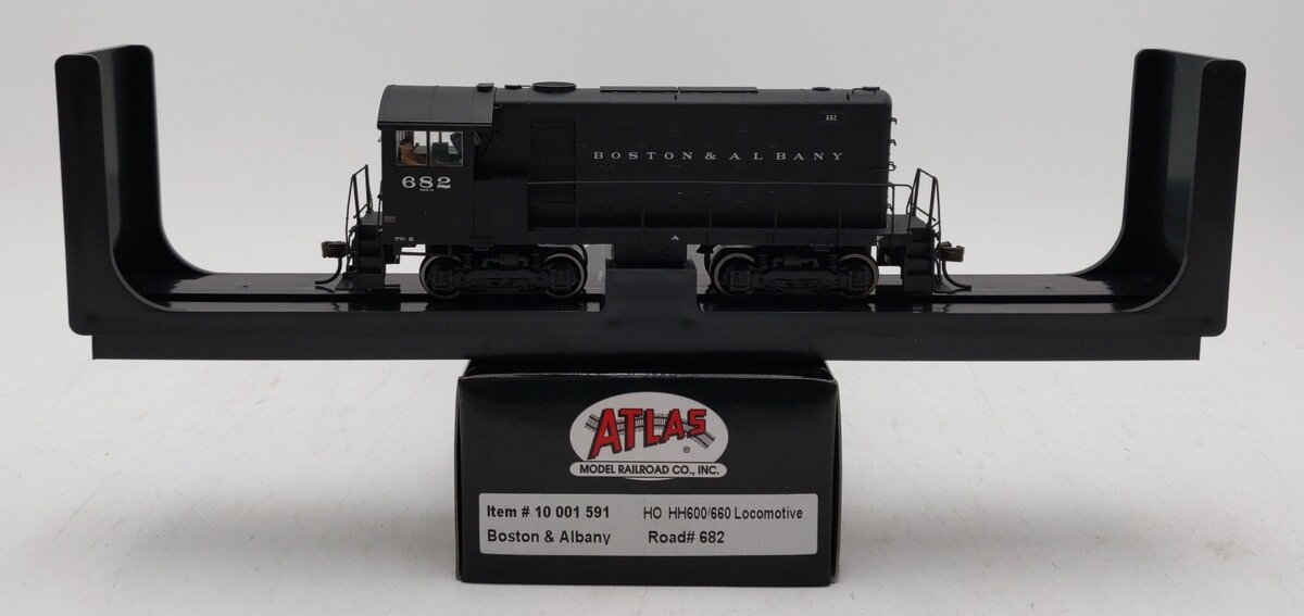 Atlas 10001591 HO Scale Boston & Albany HH660 Diesel Locomotive #682