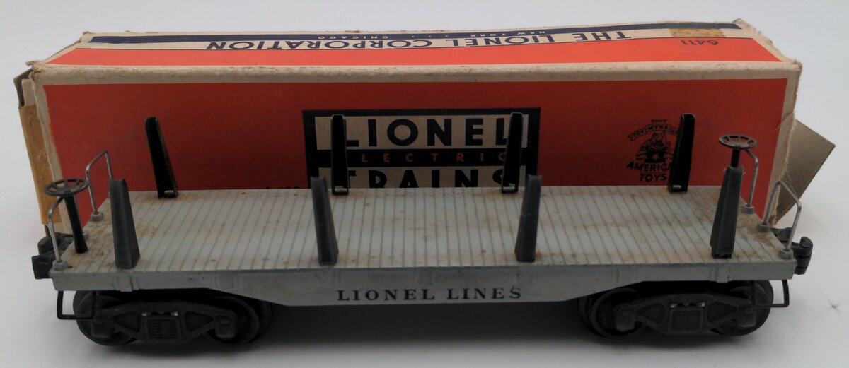 Lionel 6411 Vintage O Die Cast Flatcar with Stakes VG/Box