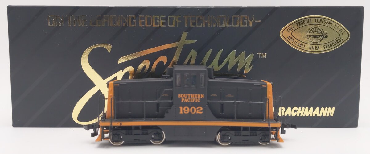 Bachmann 80017 HO Southern Pacific GE 44-Ton Diesel Switcher #1902