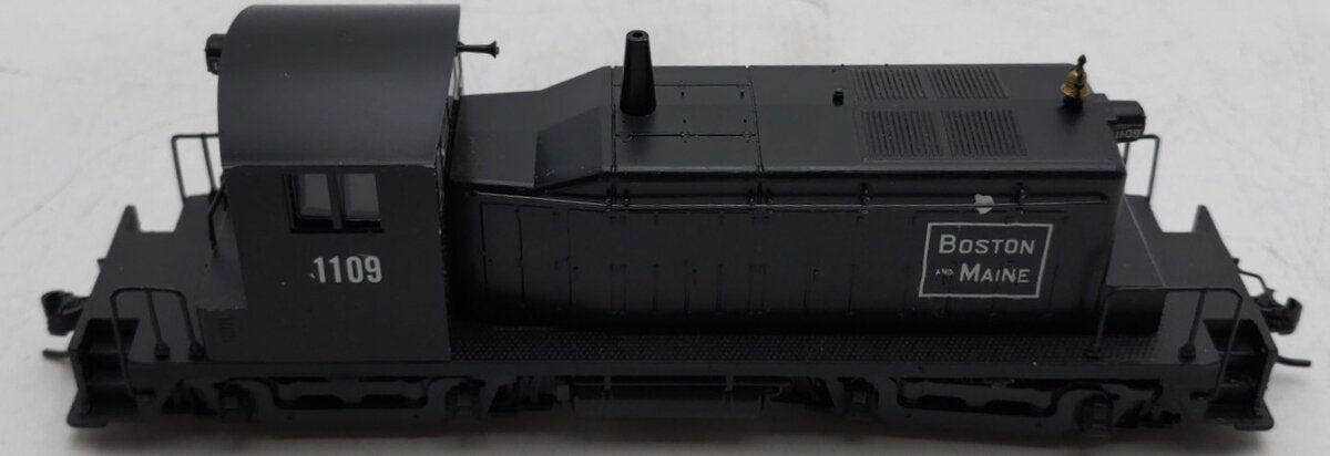 Walthers 932-1350 HO Boston & Maine EMD SW-1 Diesel Locomotive #1109-Custom EX/Box