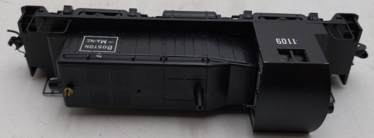 Walthers 932-1350 HO Boston & Maine EMD SW-1 Diesel Locomotive #1109-Custom EX/Box