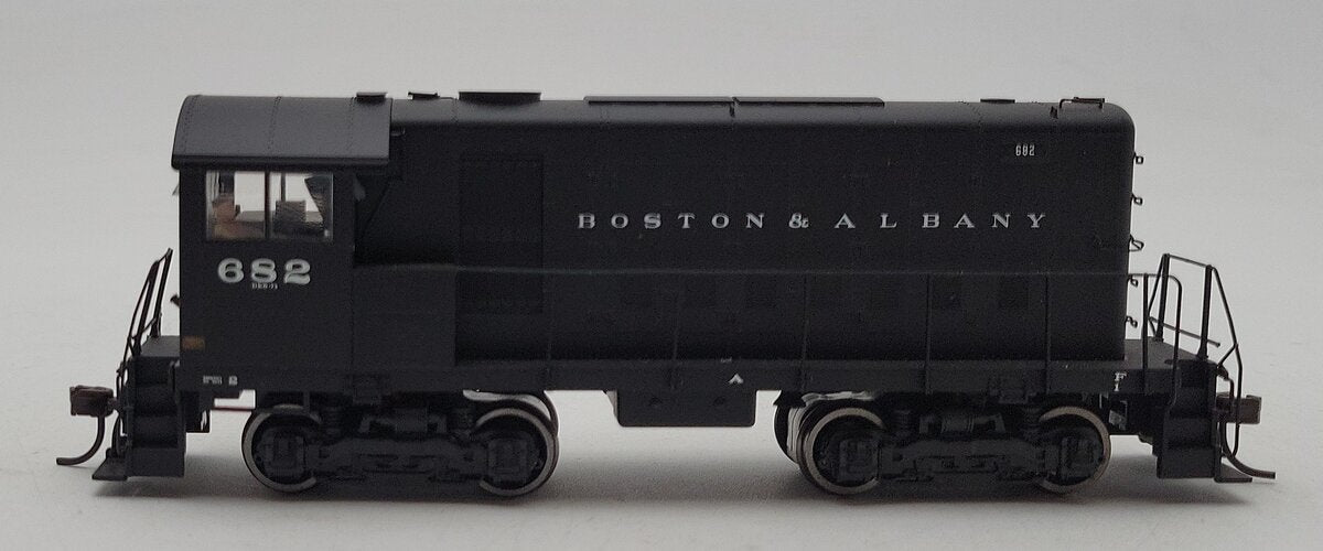 Atlas 10001591 HO Scale Boston & Albany HH660 Diesel Locomotive #682 LN/Box