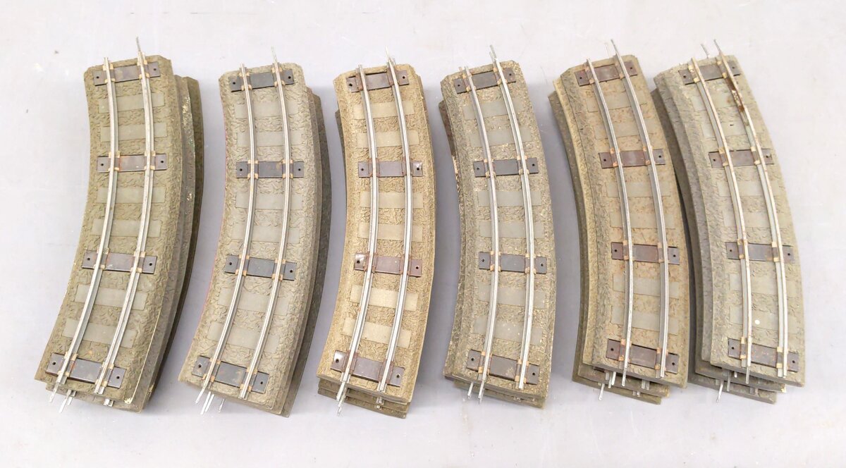American Flyer 727 Vintage S Curved Rubber Roadbed Sections w/ Track (24)