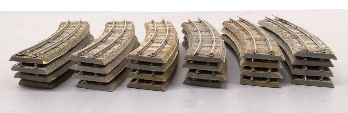 American Flyer 727 Vintage S Curved Rubber Roadbed Sections w/ Track (24)
