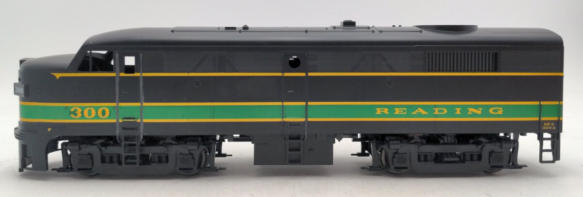 Weaver 6060 O Scale Reading FA-2 Diesel Locomotive A-Unit #300 EX/Box