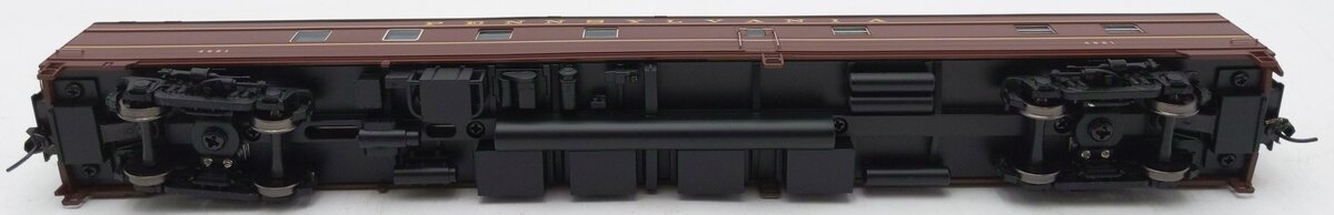 Walthers 920-9266 HO Pennsylvania 1960s Broadway Limited 85' Budd Kitchen #4621