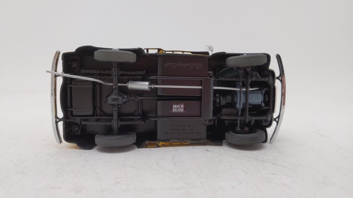 Borden's Milk Panel Delivery Truck Dairy Products Van w Milk Crates EX/Box