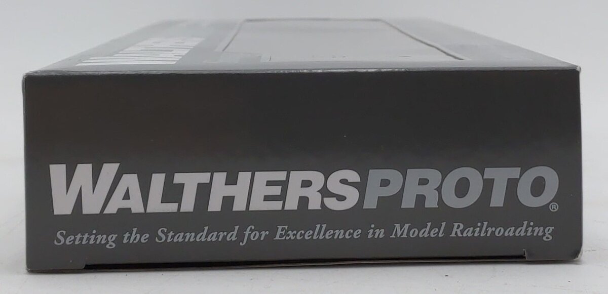 Walthers 920-9641 HO SF Deluxe Edition 1 85' Baggage-Dorm Transition Car #3477