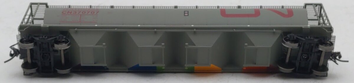 InterMountain 45225-09  HO Canadian National 4-Bay Cylindrical Hopper #370707 LN/Box