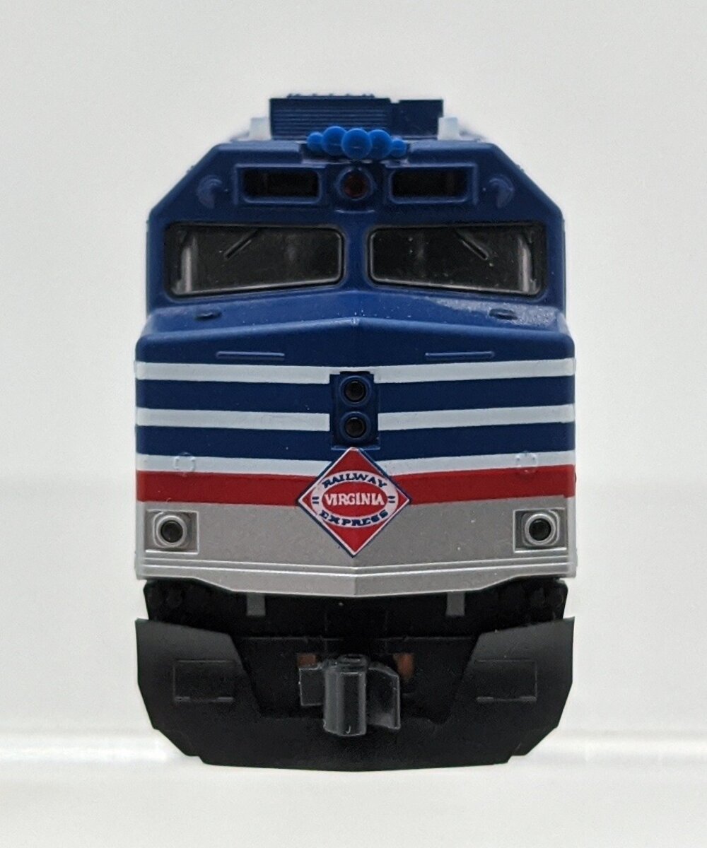Kato 176-9002 N Virginia Railway Express EMD F40PH Diesel Locomotive #V34