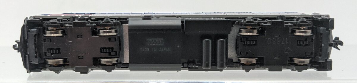 Kato 176-9002 N Virginia Railway Express EMD F40PH Diesel Locomotive #V34