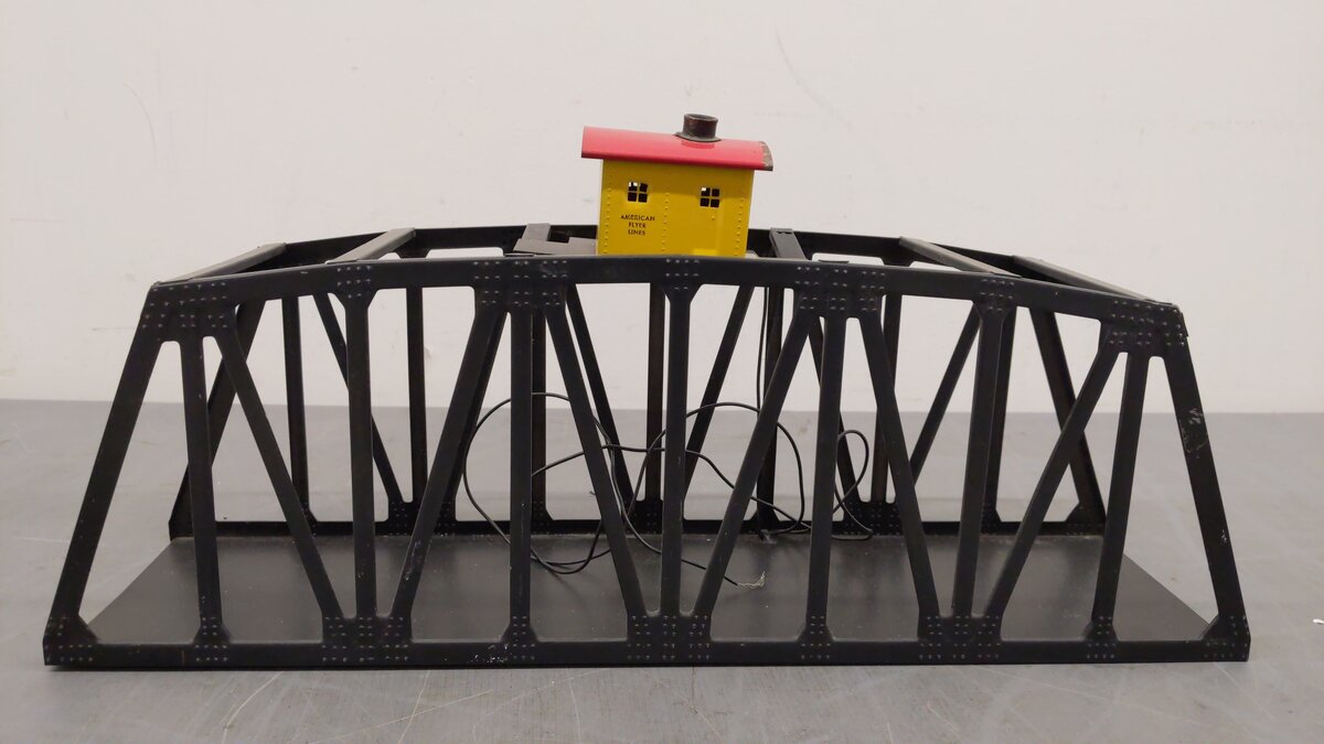 American Flyer 750 Vintage S Black Metal Trestle Bridge w/ Lighted House on Top
