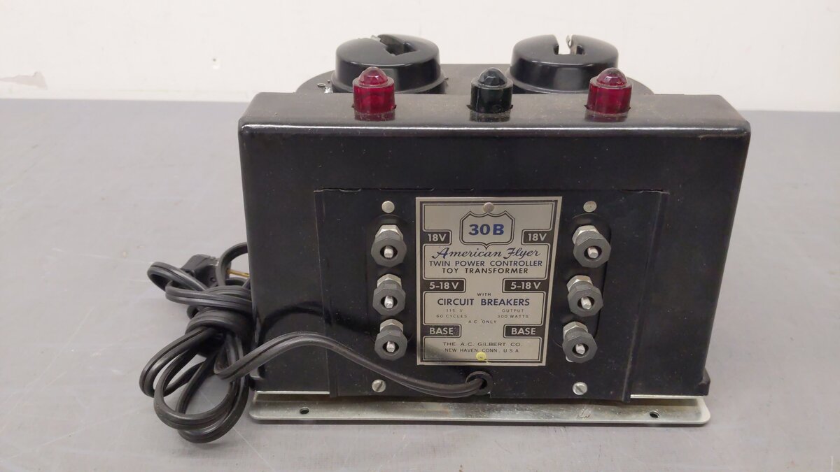 American Flyer 30B Vintage S 300 Watt Transformer - Runs 2 Trains/Box