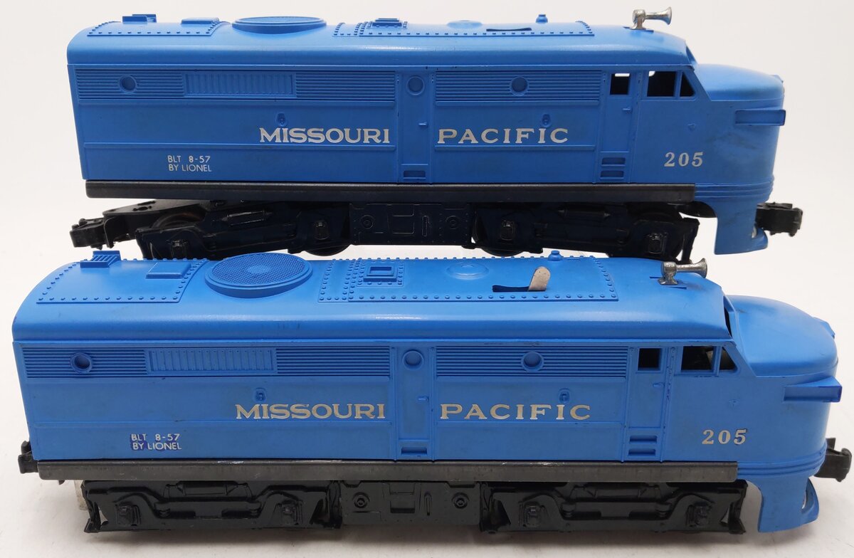 Lionel 205 Vintage O Missouri Pacific Alco AA Diesel Locomotive Set VG