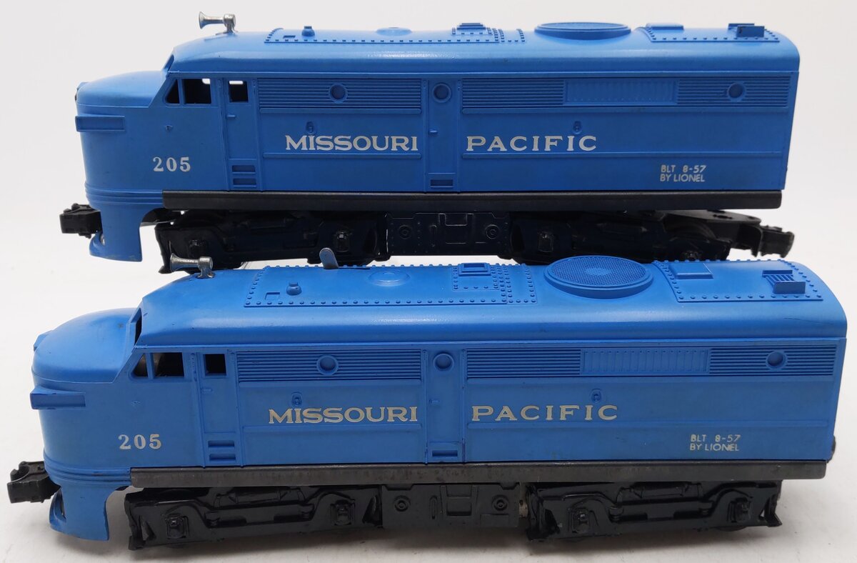 Lionel 205 Vintage O Missouri Pacific Alco AA Diesel Locomotive Set VG