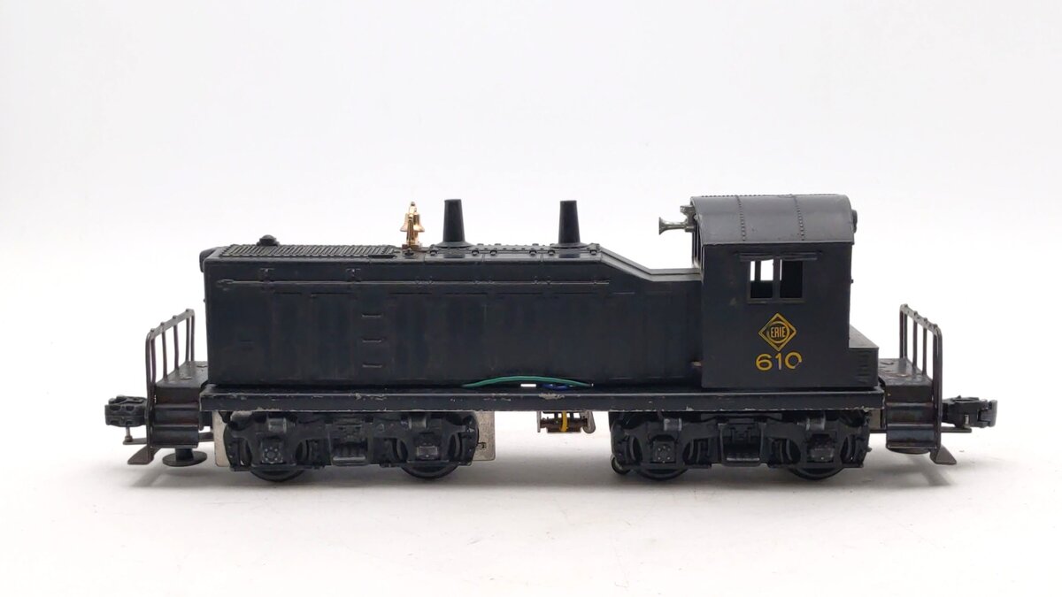 Lionel 610 Vintage O Gauge Erie NW-2 Powered Diesel Switcher Locomotive VG