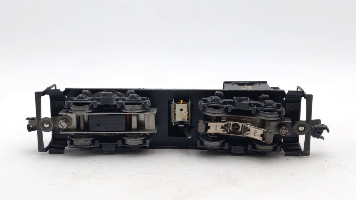 Lionel 610 Vintage O Gauge Erie NW-2 Powered Diesel Switcher Locomotive VG