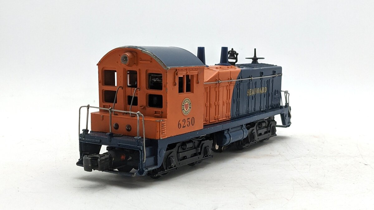 Lionel 6250 Vintage O Seaboard NW-2 Powered Diesel Locomotive - Custom