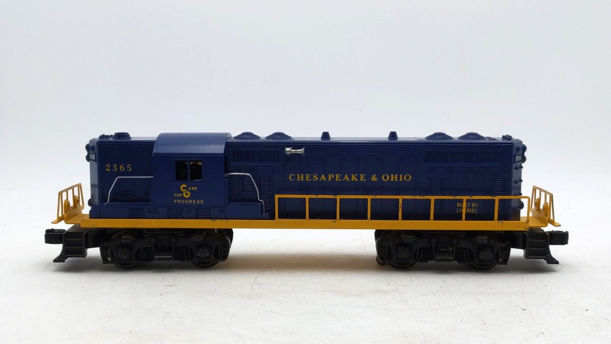Lionel 2365 Vintage O Chesapeake & Ohio GP-7 Powered Diesel Locomotive VG