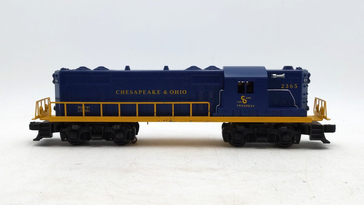 Lionel 2365 Vintage O Chesapeake & Ohio GP-7 Powered Diesel Locomotive VG
