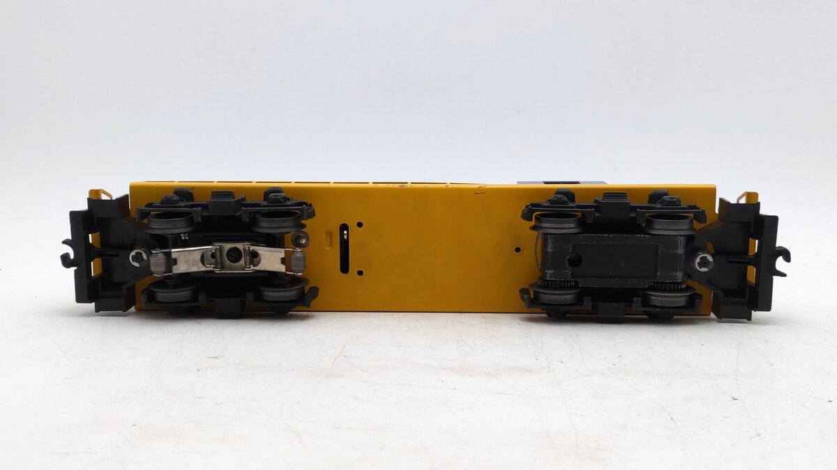 Lionel 2365 Vintage O Chesapeake & Ohio GP-7 Powered Diesel Locomotive VG