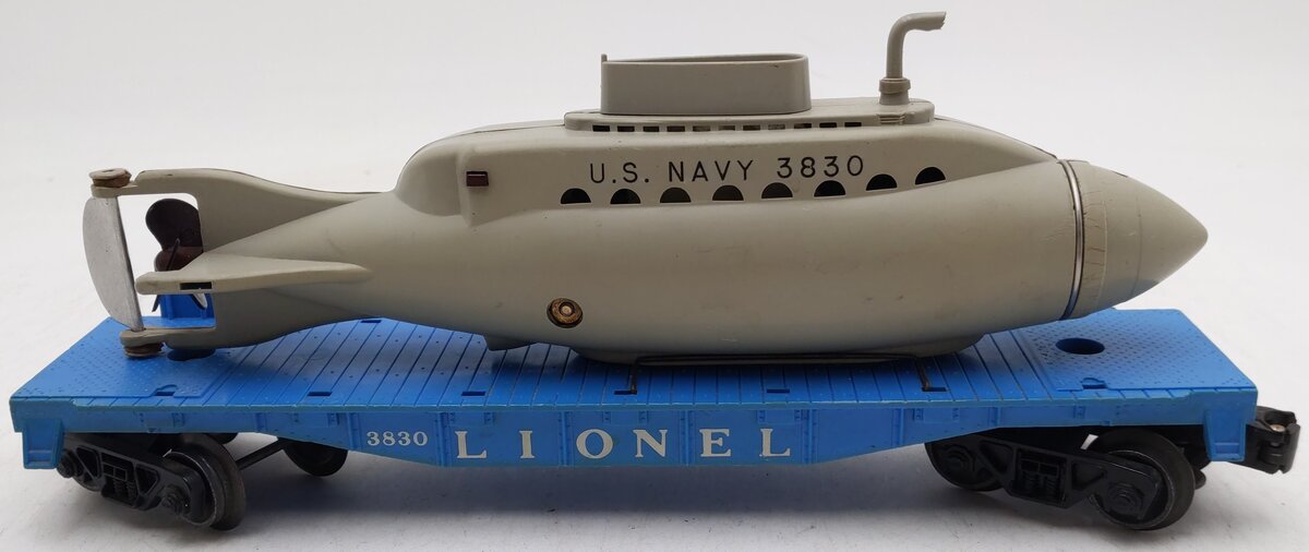 Lionel 3830 Vintage O Flatcar with Operating U.S. Navy Submarine VG
