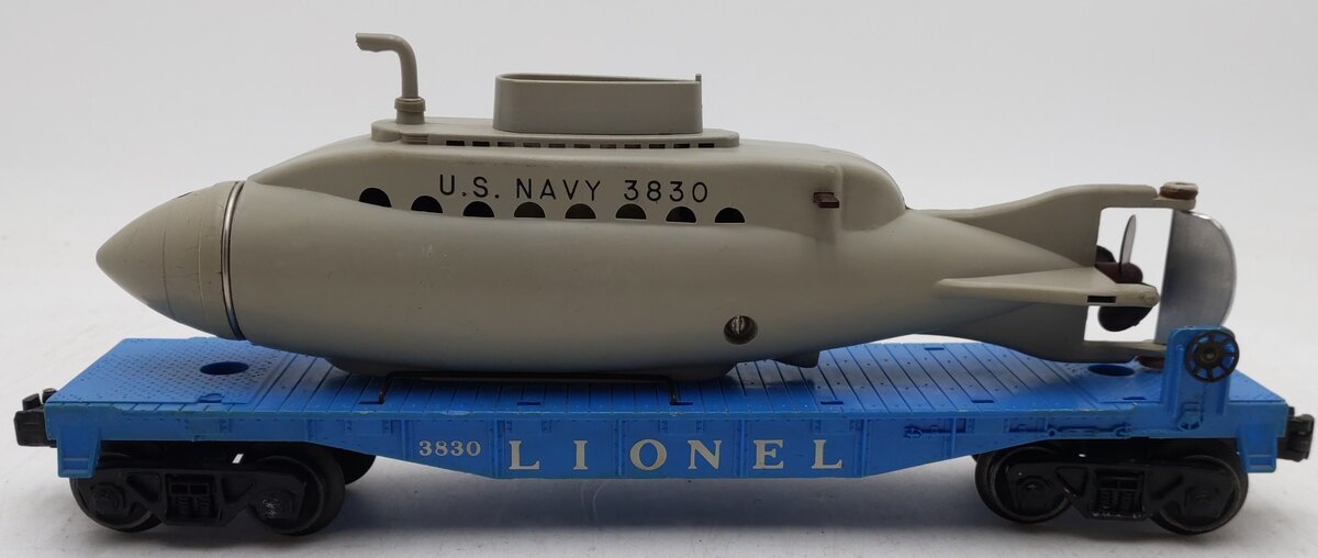 Lionel 3830 Vintage O Flatcar with Operating U.S. Navy Submarine VG
