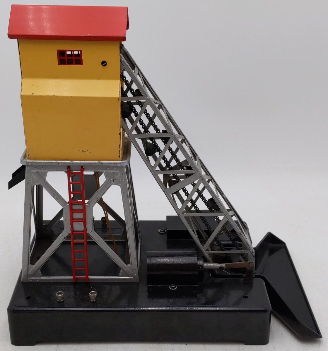 Lionel 97 Vintage O Operating Coal Elevator Loader VG