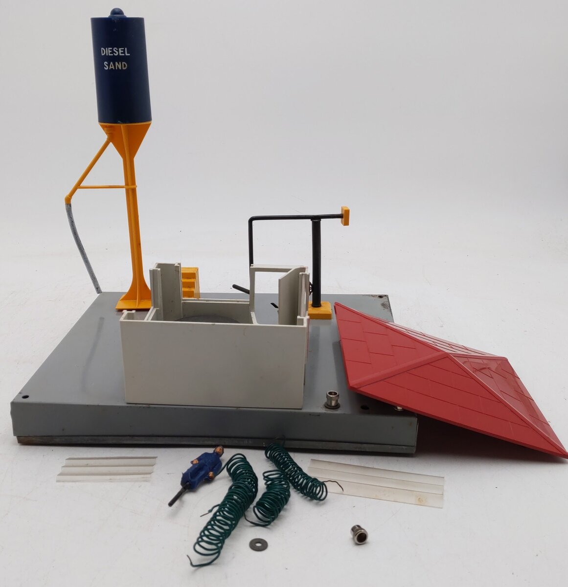 Lionel 415 Vintage O Postwar Diesel Fueling Station/Box