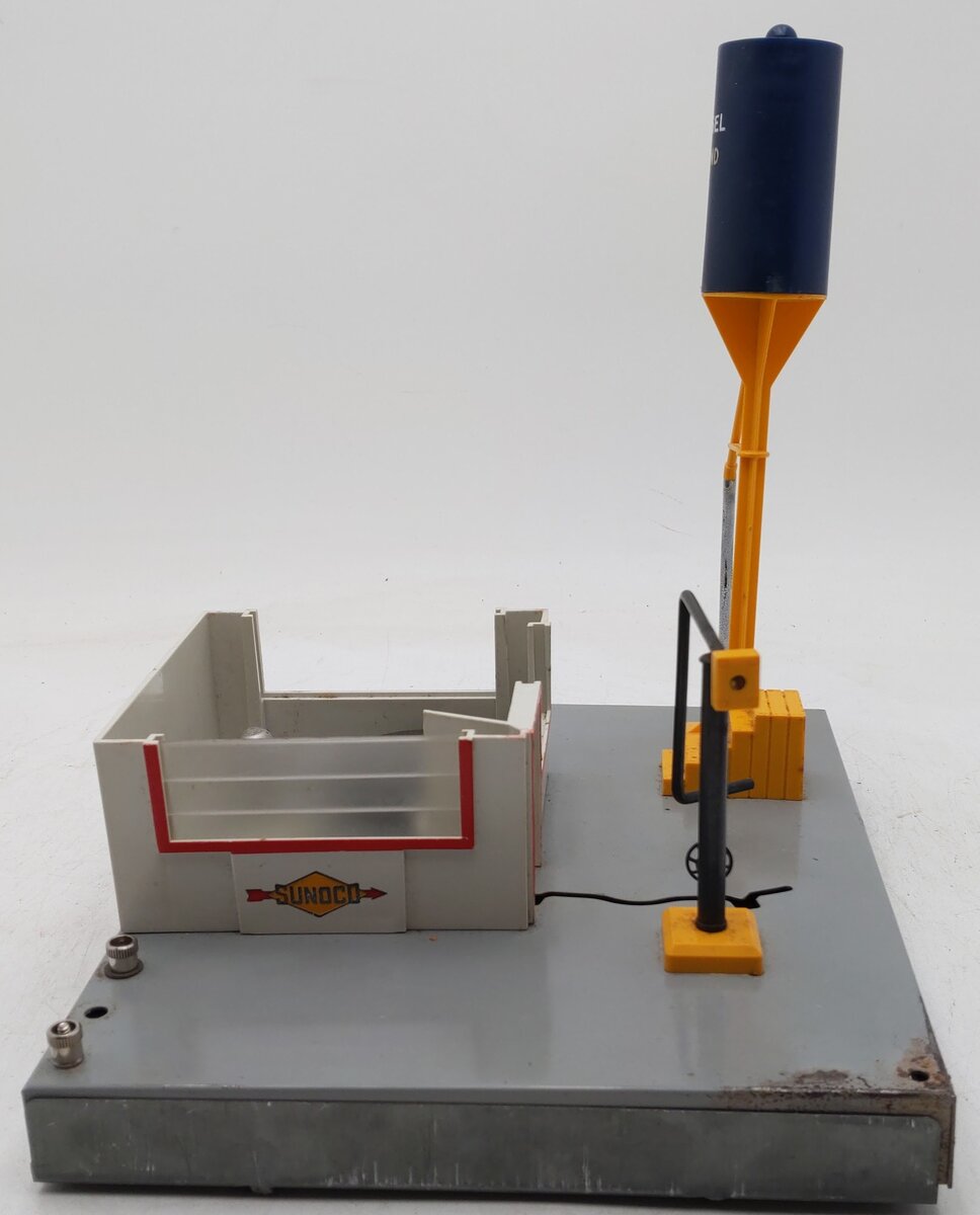 Lionel 415 Vintage O Postwar Diesel Fueling Station/Box