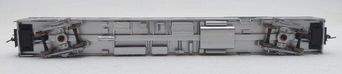 Walthers 932-6465 HO Scale Santa Fe 85' Budd Baggage Dormitory Car EX/Box