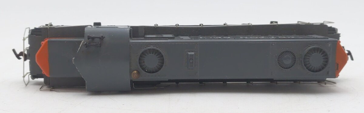 Mantua HO Scale Southern Pacific GP30 Diesel Locomotive #5628 VG