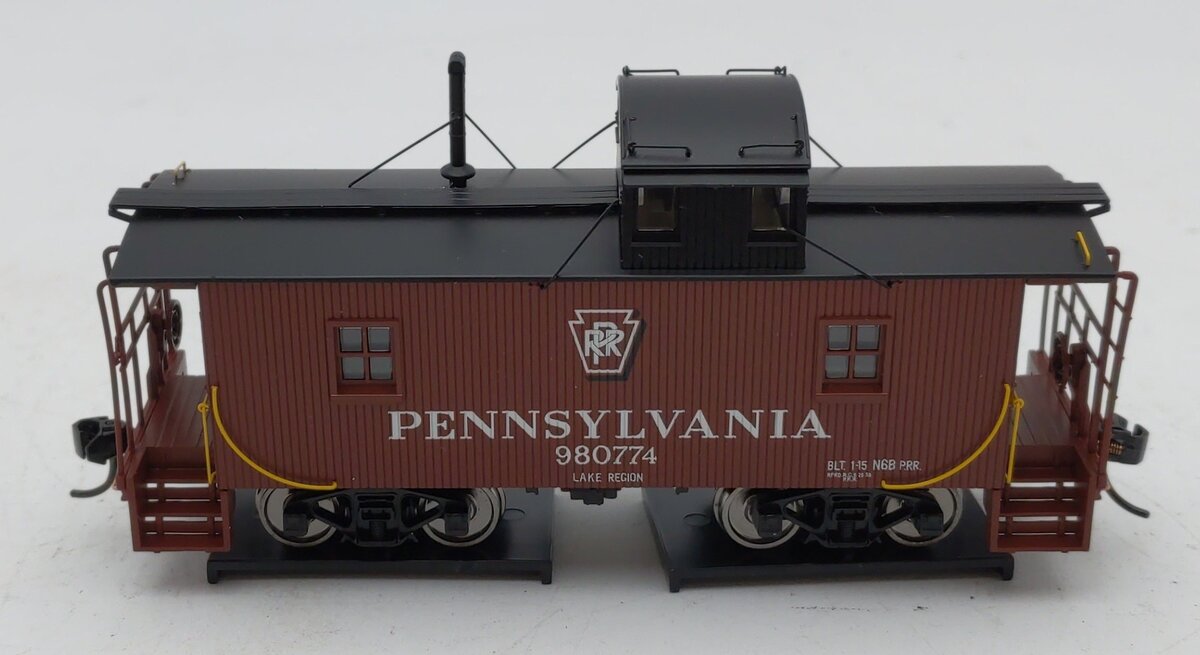 Walthers 103402 HO Pennsylvania N6B Wood Cabin Caboose Car with Offset Cupola