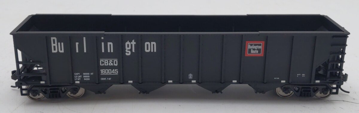 Walthers 910-1963 HO CB&Q 50' 100-Ton 4-Bay Hopper #160045