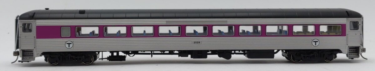Rapido Trains 017247 HO MBTA 8600 Pullman- Bradley Coach without Skirt #2528