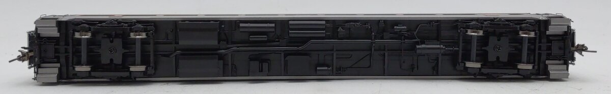Rapido Trains 017225 HO New Haven Pullman-Bradley Coach #8635 (No Skirting)