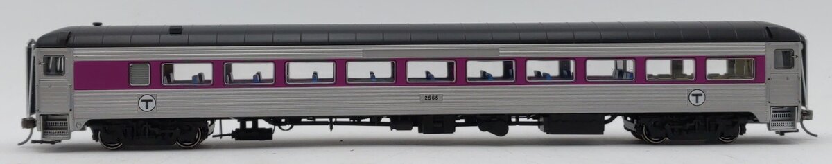 Rapido Trains 017250 HO MBTA NH 8600 Series Coach Car w/o Skirts #2565