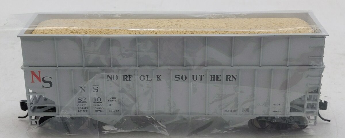Bowser 41939 HO Norfolk Southern 70-Ton Rib Side Wood Chip Hopper #8210