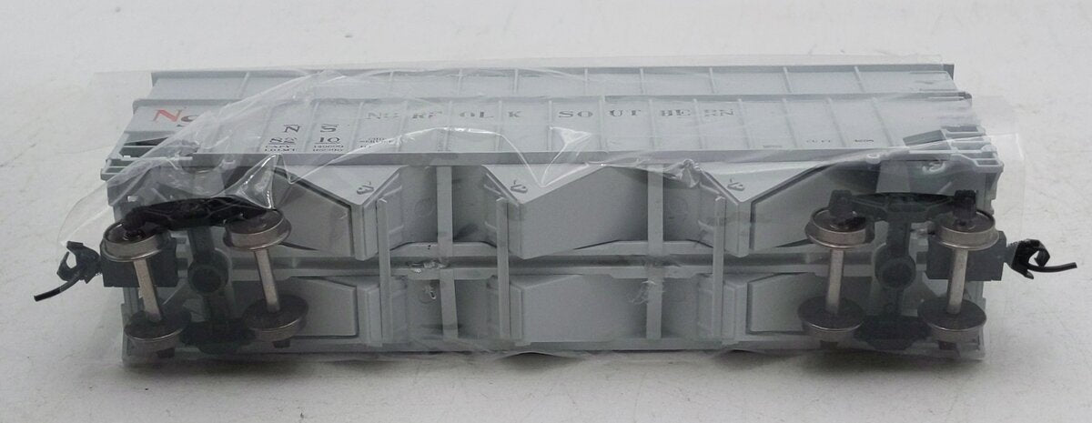 Bowser 41939 HO Norfolk Southern 70-Ton Rib Side Wood Chip Hopper #8210