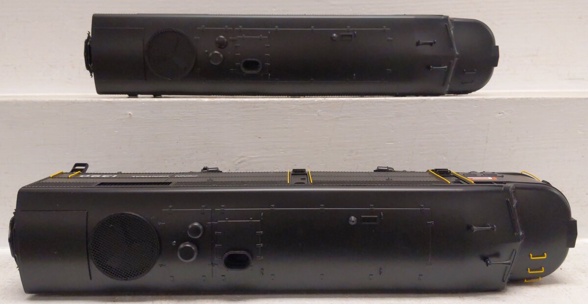 Lionel 2333690 O Gauge Mr. Muffins Penn Central Legacy FA-2 AA Set #1390/#1331 LN/Box