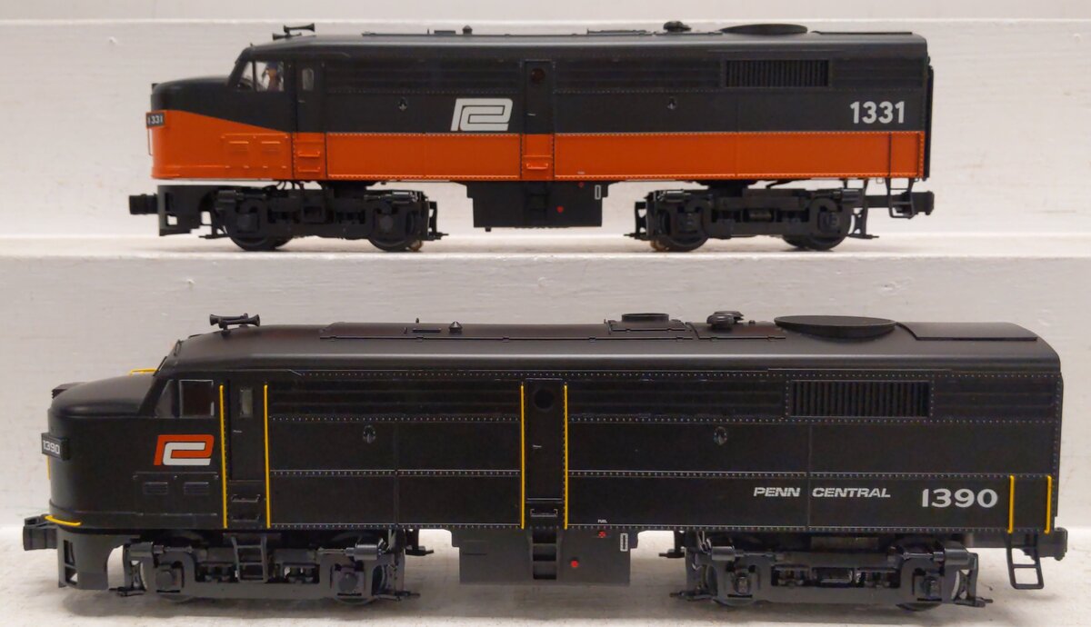 Lionel 2333690 O Gauge Mr. Muffins Penn Central Legacy FA-2 AA Set #1390/#1331 LN/Box